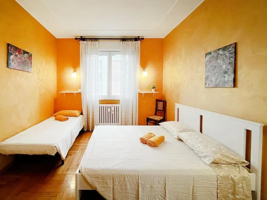 20 Min Duomo Vintage Apartment Milan 0*,  Italy