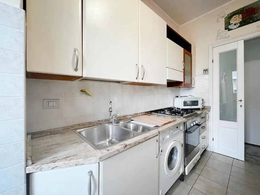 20 Min Duomo Vintage Apartment Milan 0*,