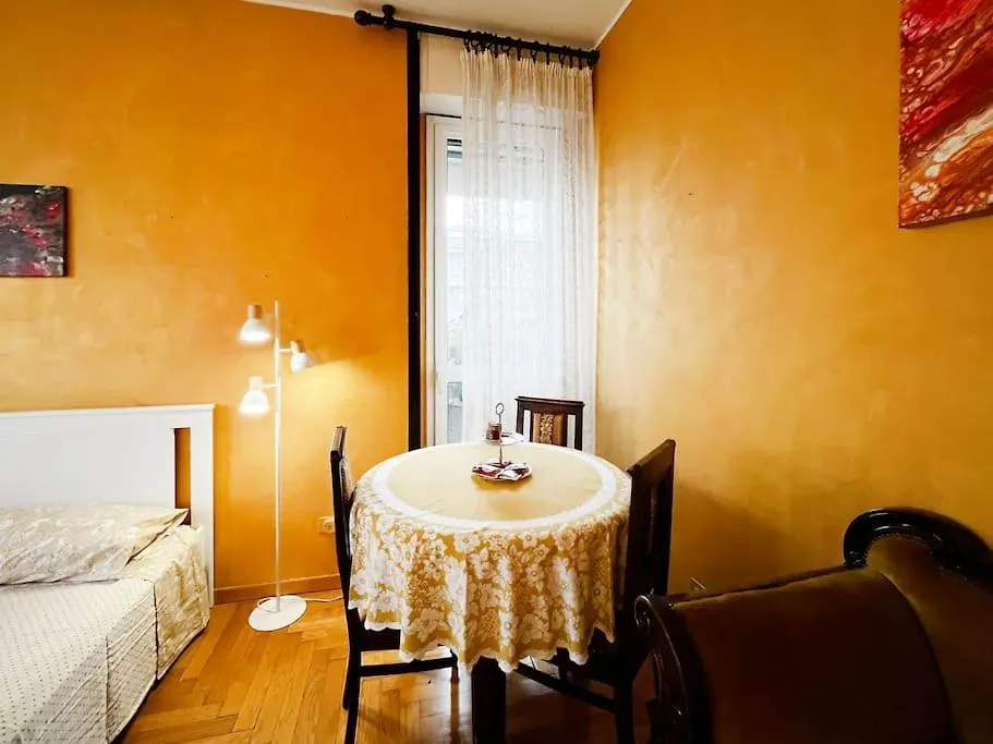 20 Min Duomo Vintage Apartment Milan